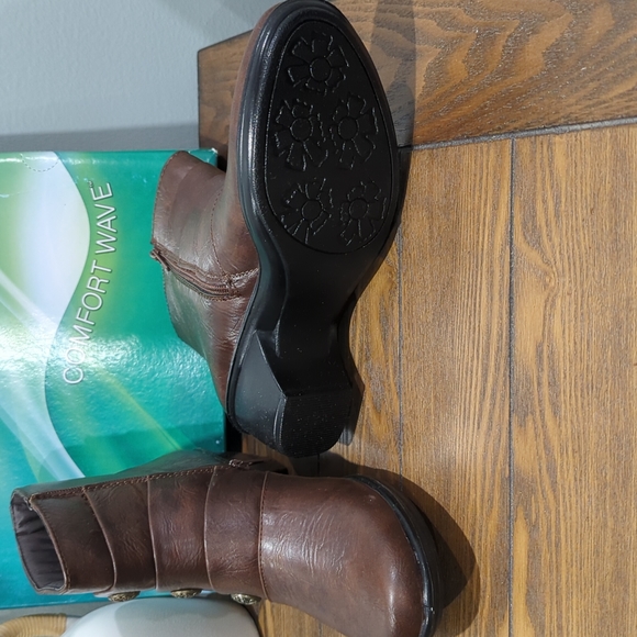 EASY STREET Ariene Boot - Picture 3 of 3